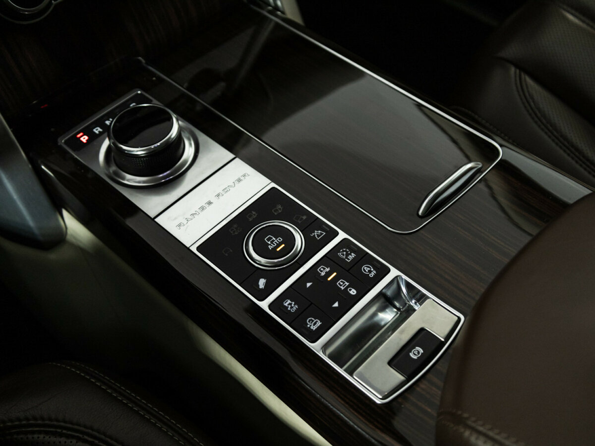 Land Rover Range Rover с пробегом — 2017 год. Фото: #23