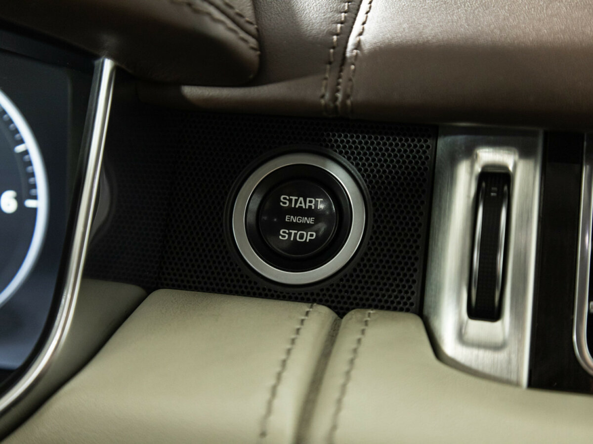 Land Rover Range Rover с пробегом — 2017 год. Фото: #26