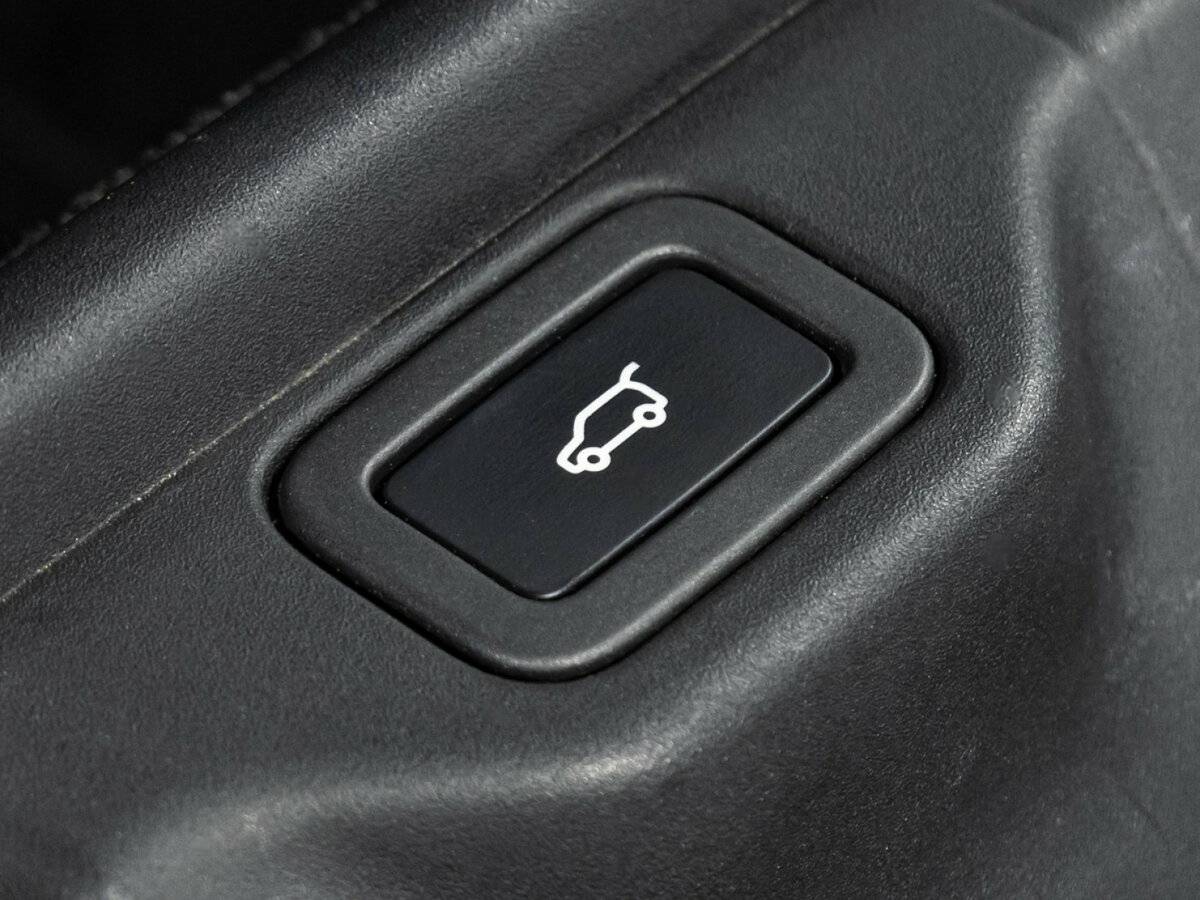 Land Rover Range Rover с пробегом — 2015 год. Фото: #13