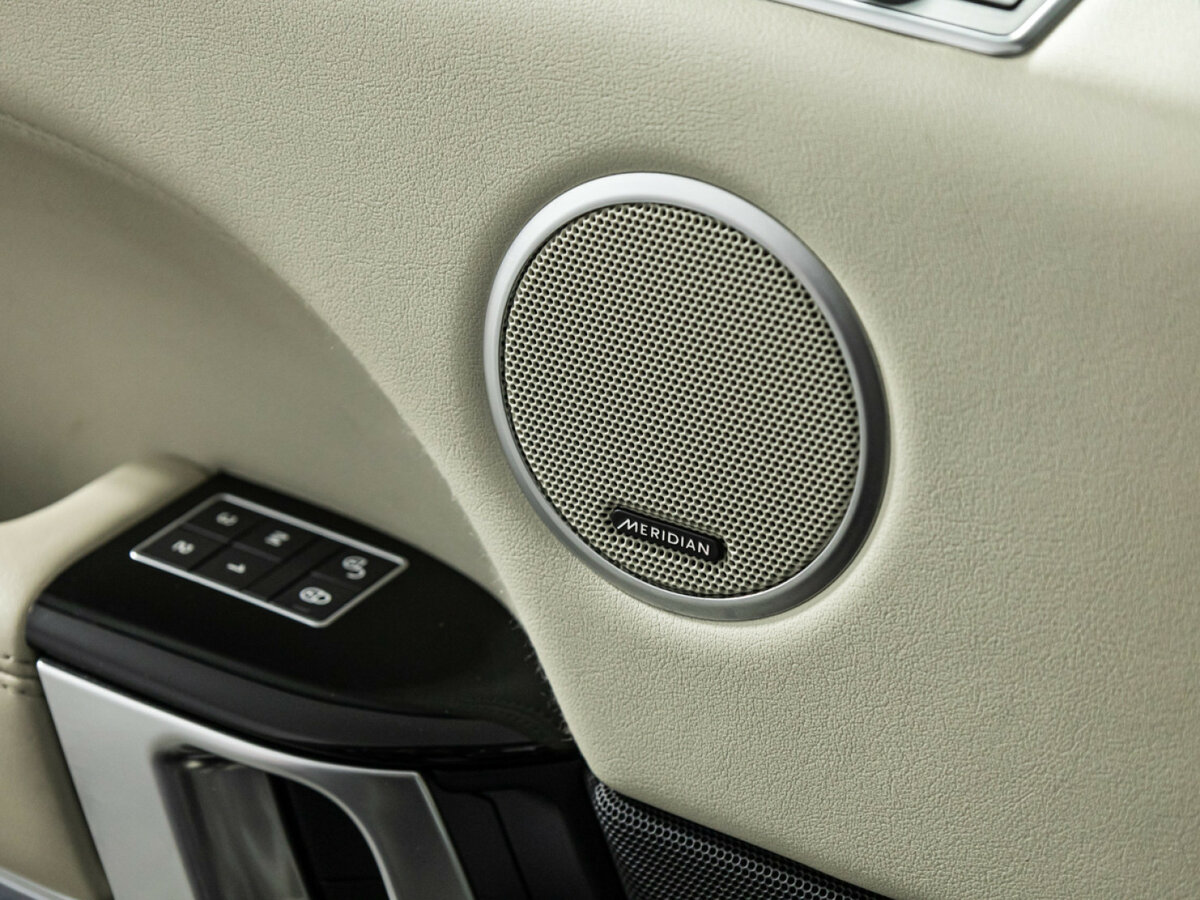 Land Rover Range Rover с пробегом — 2015 год. Фото: #18
