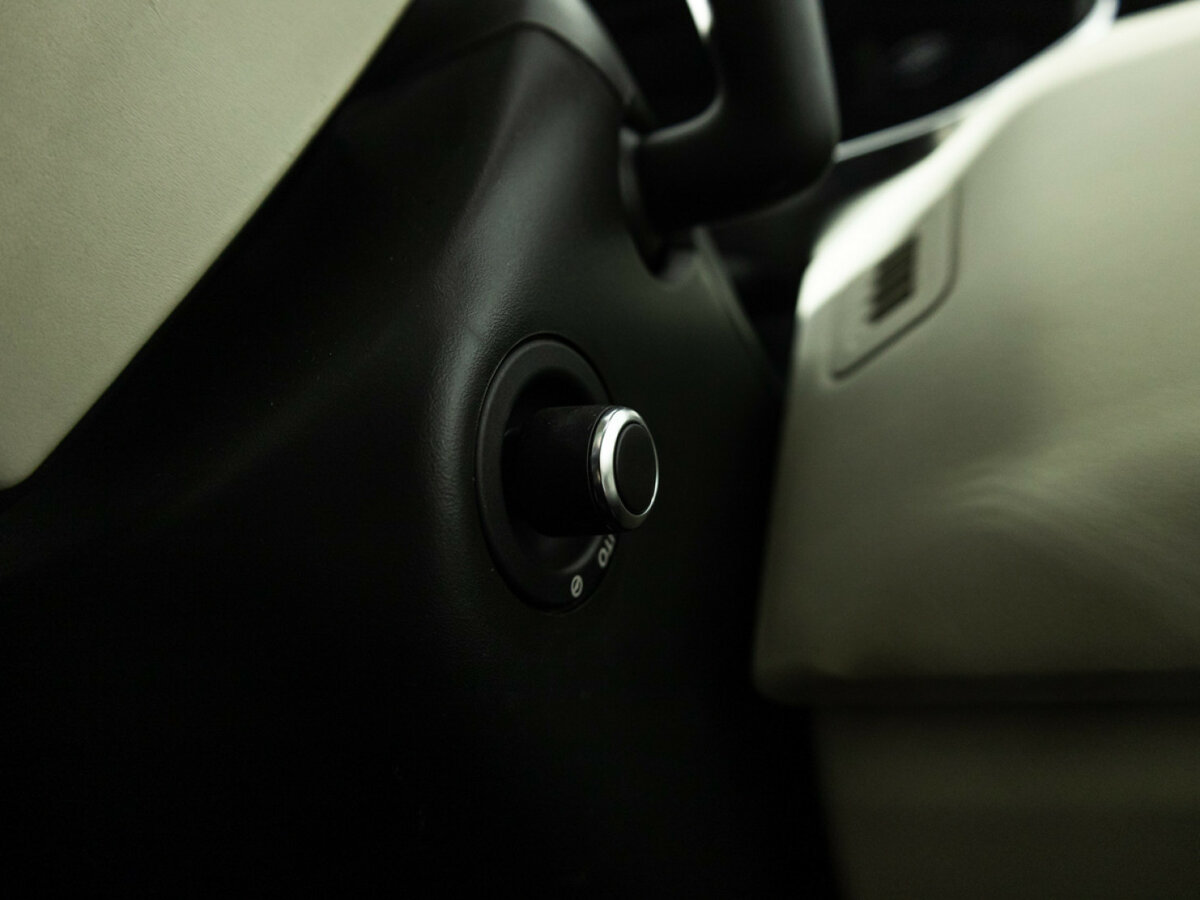 Land Rover Range Rover с пробегом — 2015 год. Фото: #26