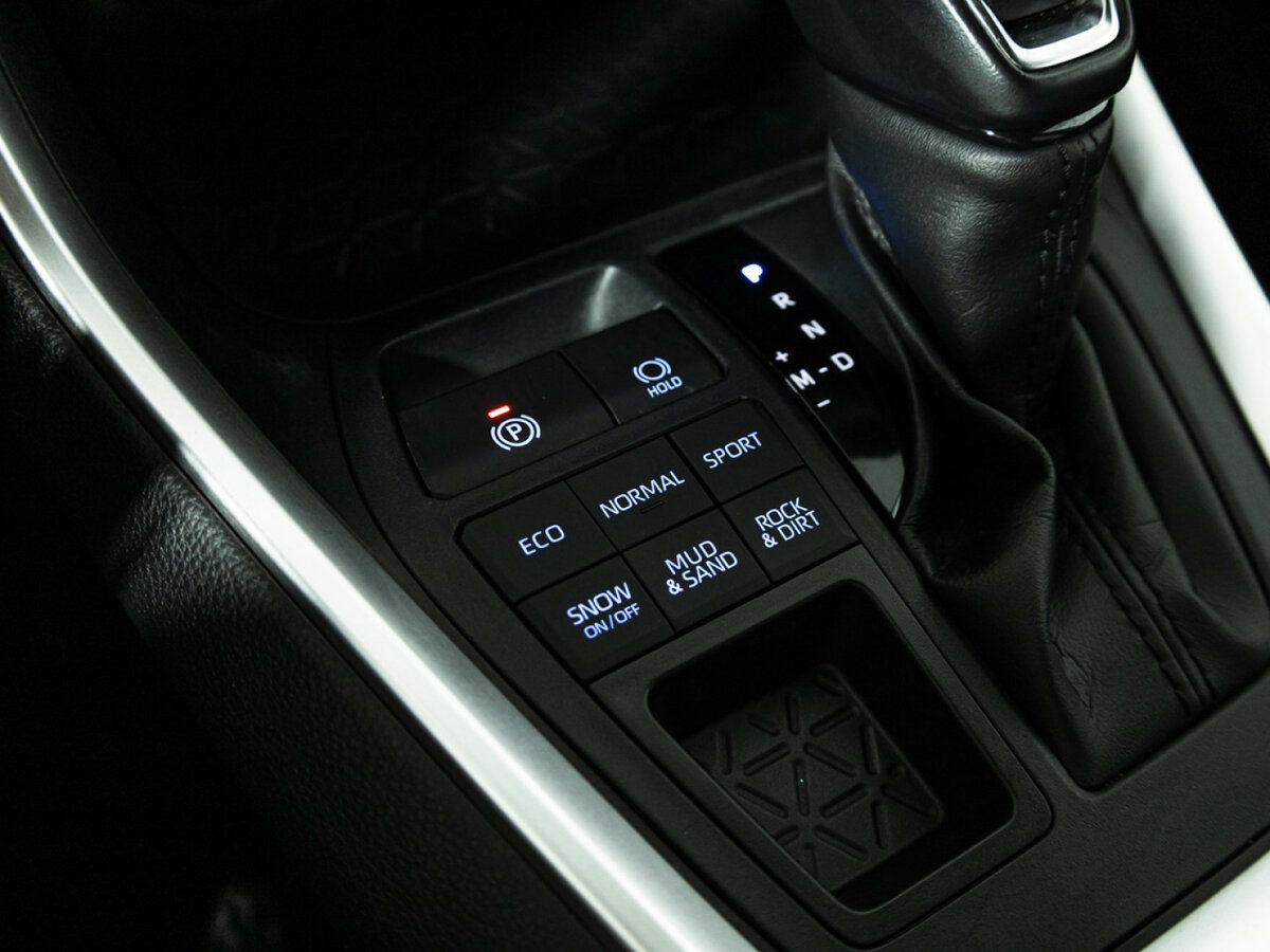 Toyota RAV4 с пробегом — 2021 год. Фото: #16