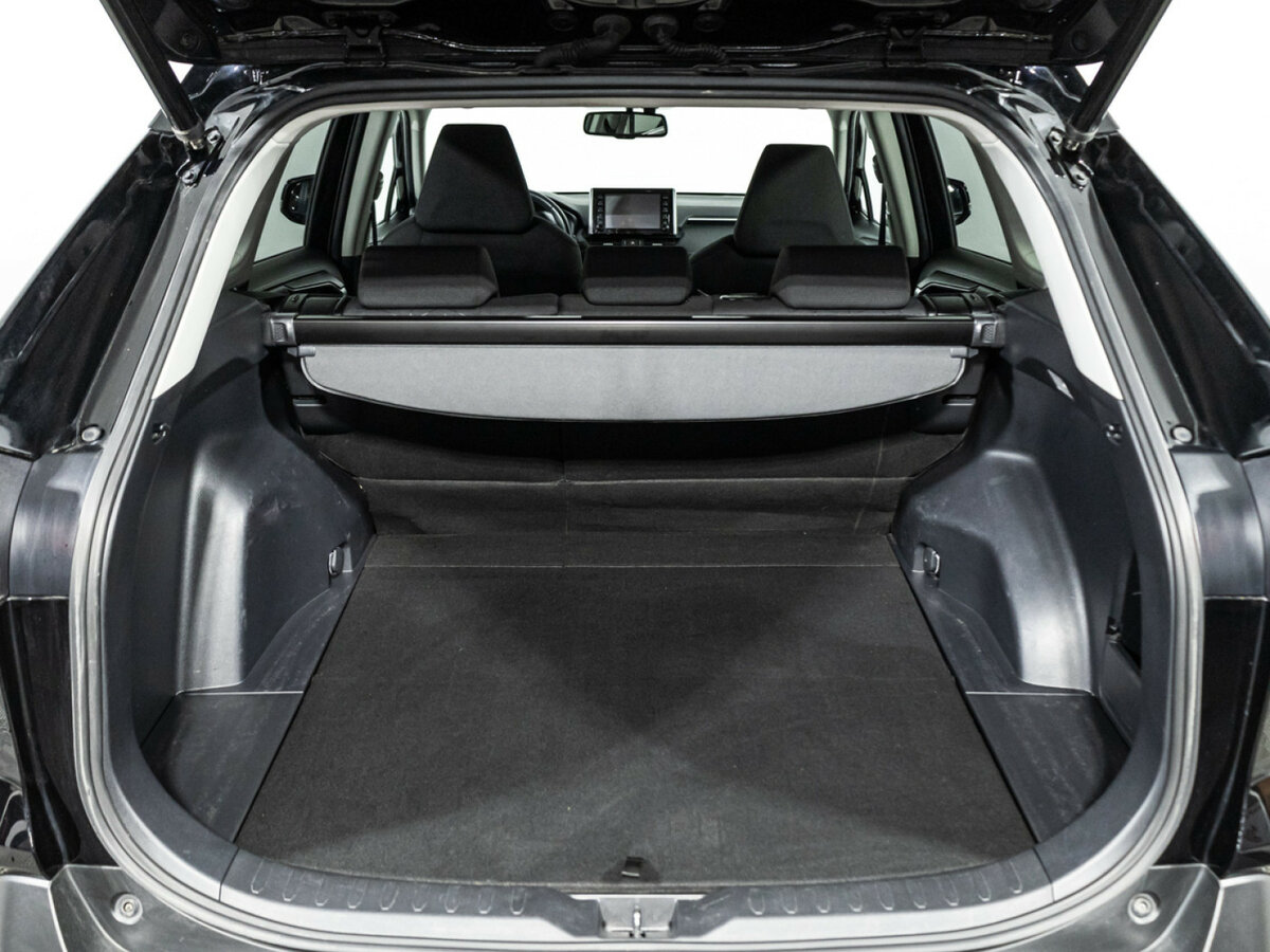 Toyota RAV4 с пробегом — 2021 год. Фото: #19