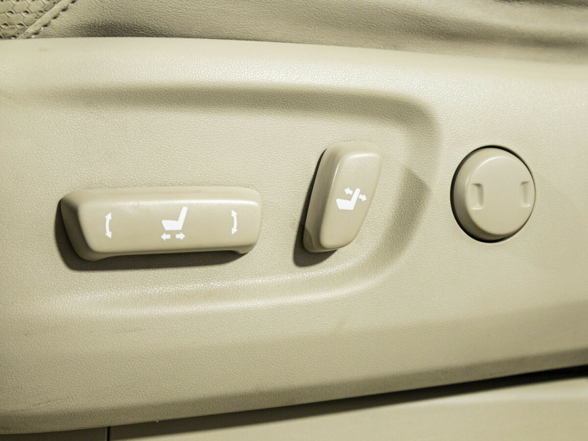 Toyota Land Cruiser Prado с пробегом — 2009 год. Фото: #12