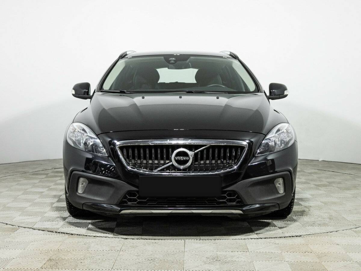 Volvo V40 Cross Country с пробегом — 2017 год. Фото: #1