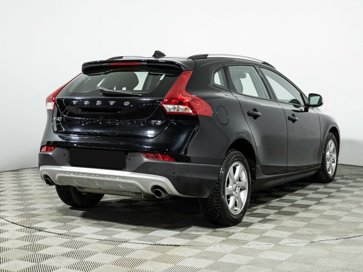 Volvo V40 Cross Country с пробегом — 2017 год. Фото: #4
