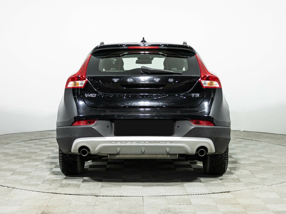 Volvo V40 Cross Country с пробегом — 2017 год. Фото: #5