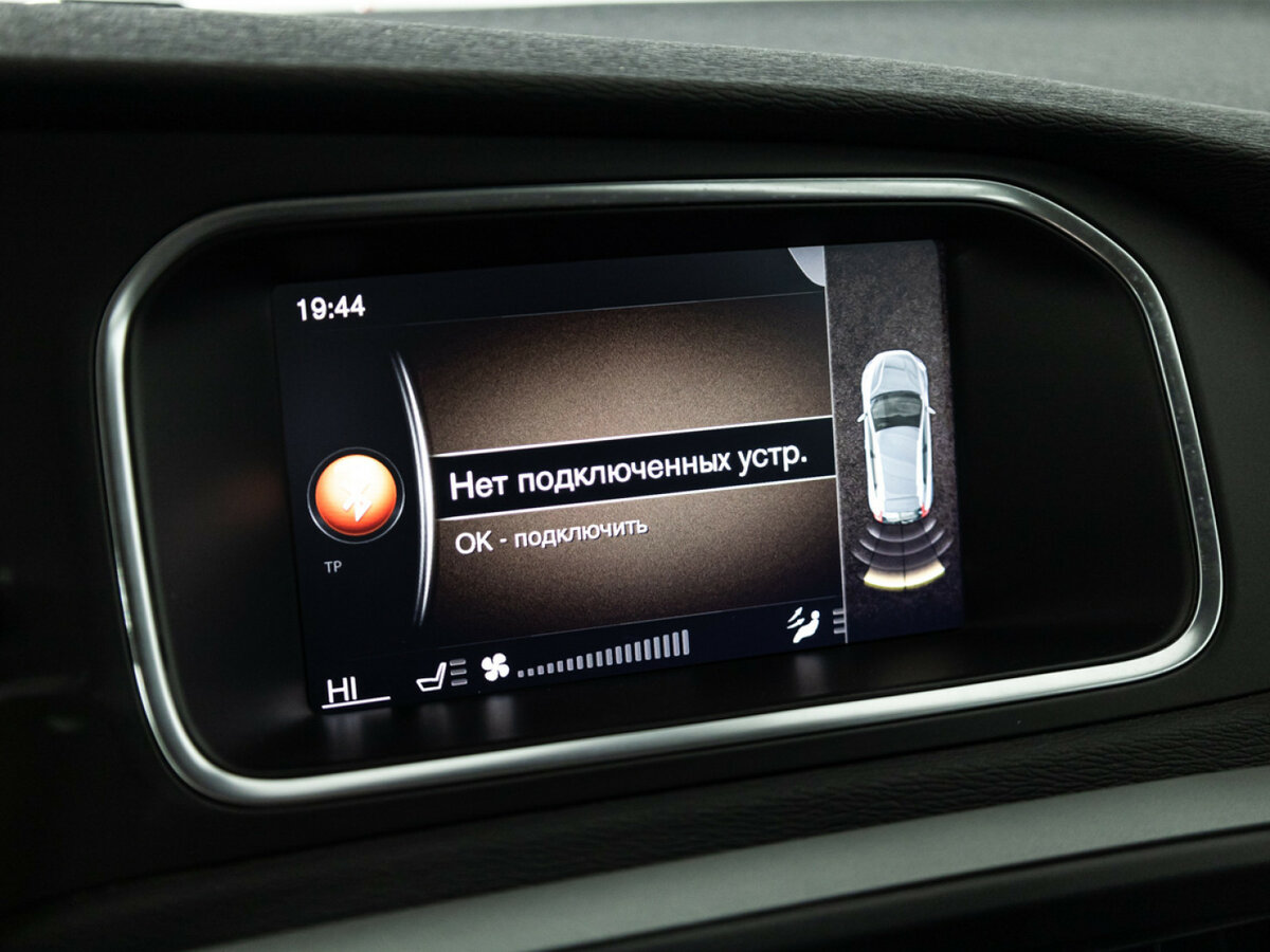 Volvo V40 Cross Country с пробегом — 2017 год. Фото: #13