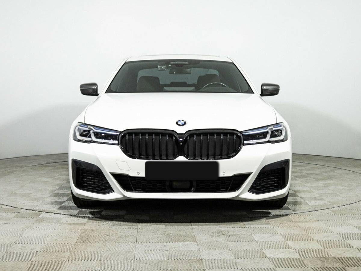BMW 5 серии с пробегом — 2022 год. Фото: #1
