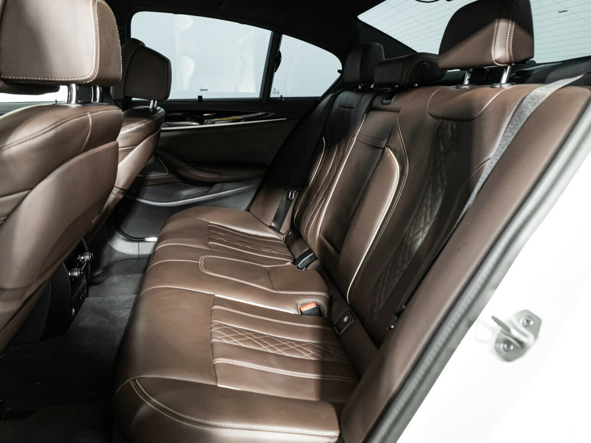 BMW 5 серии с пробегом — 2022 год. Фото: #7