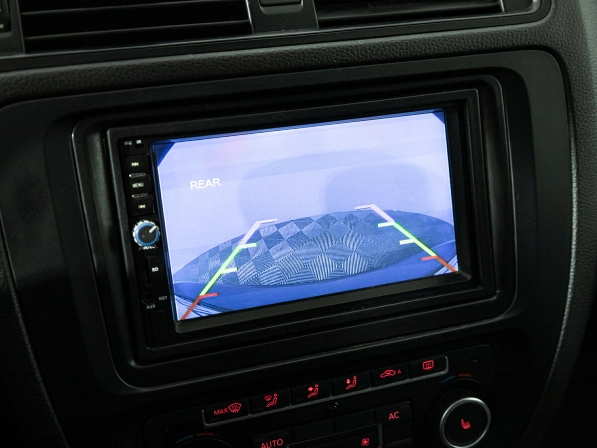 Volkswagen Jetta с пробегом — 2011 год. Фото: #14