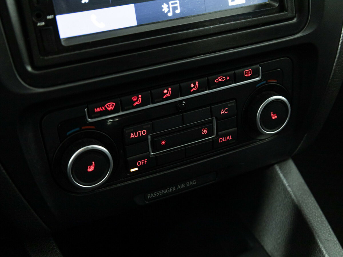 Volkswagen Jetta с пробегом — 2011 год. Фото: #15