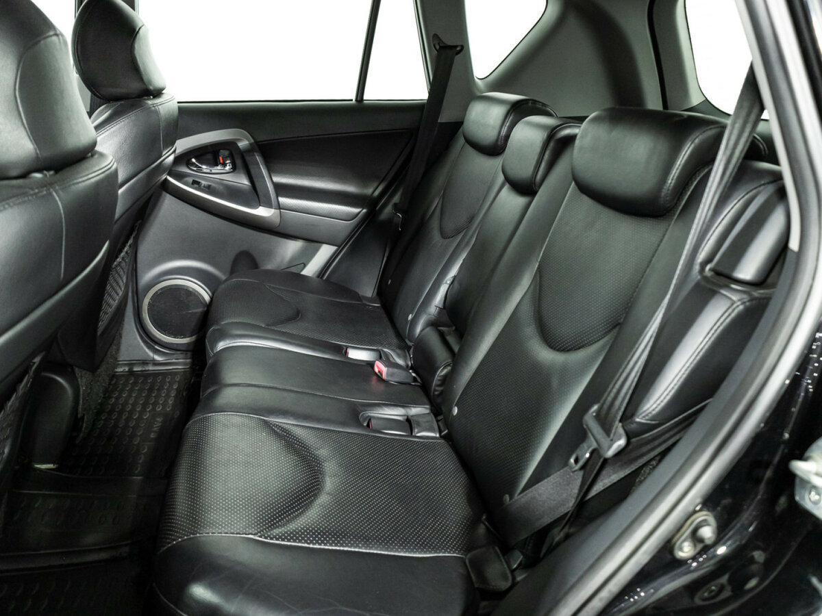 Toyota RAV4 с пробегом — 2007 год. Фото: #9