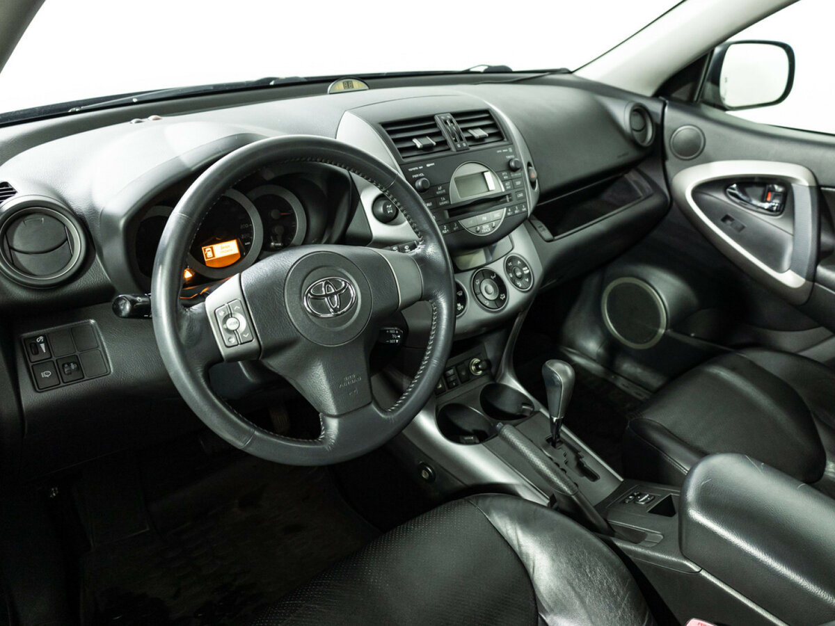 Toyota RAV4 с пробегом — 2007 год. Фото: #10