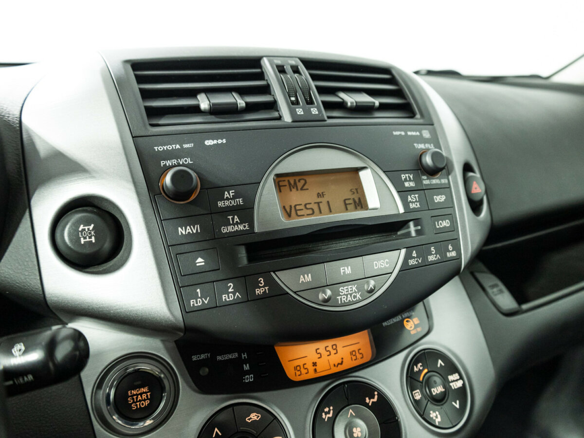 Toyota RAV4 с пробегом — 2007 год. Фото: #15