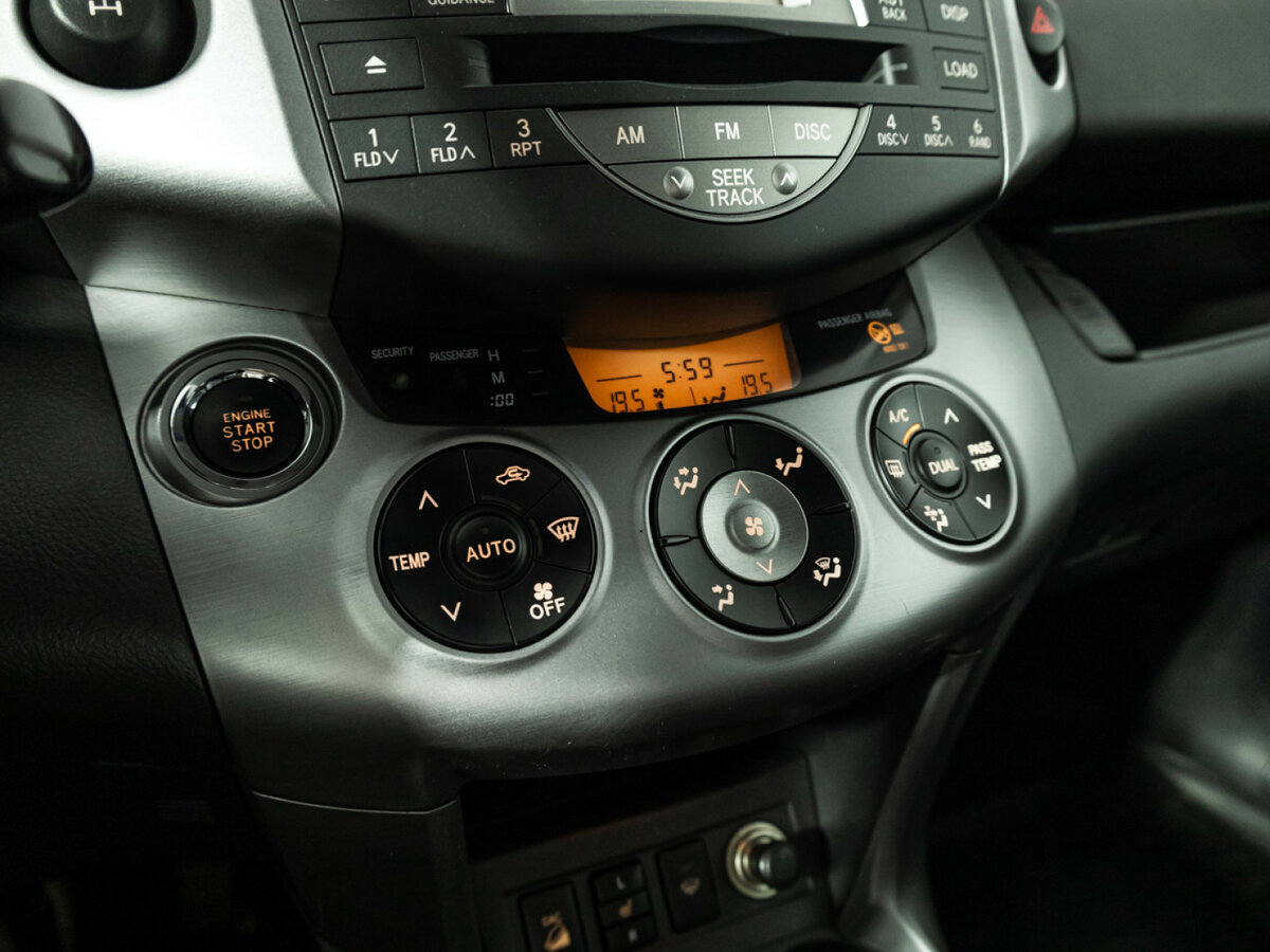 Toyota RAV4 с пробегом — 2007 год. Фото: #16