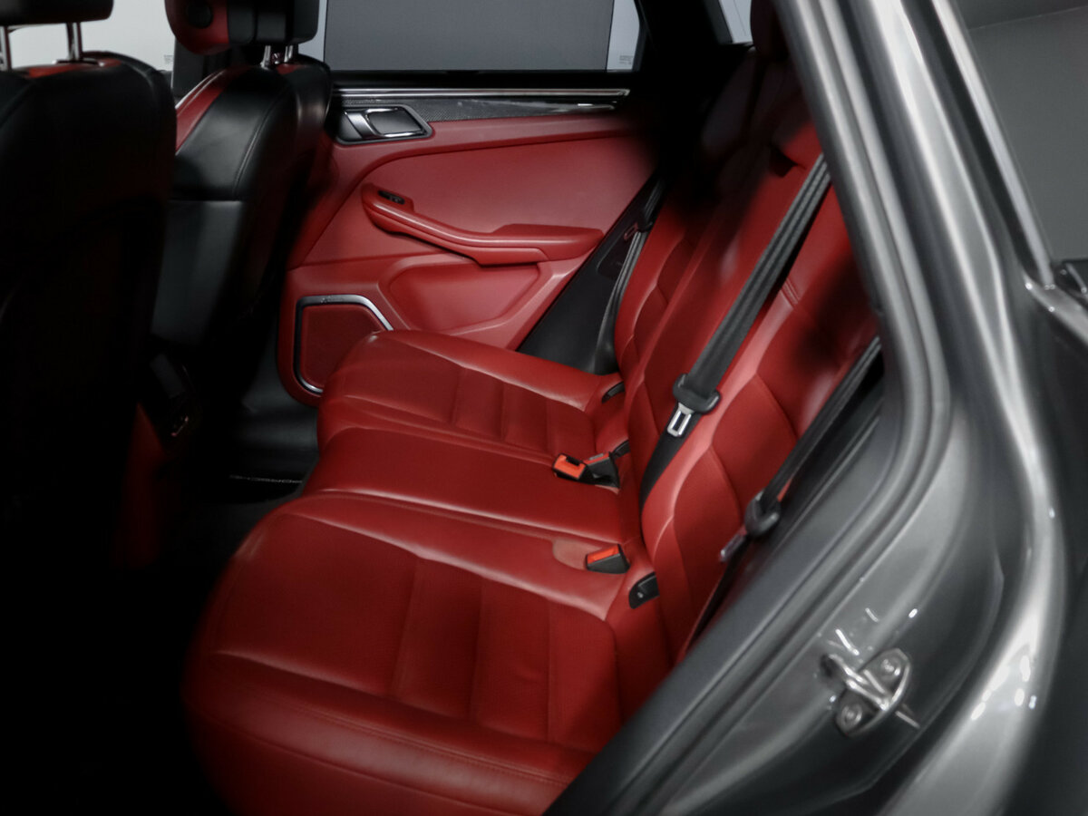 Porsche Macan с пробегом — 2014 год. Фото: #7