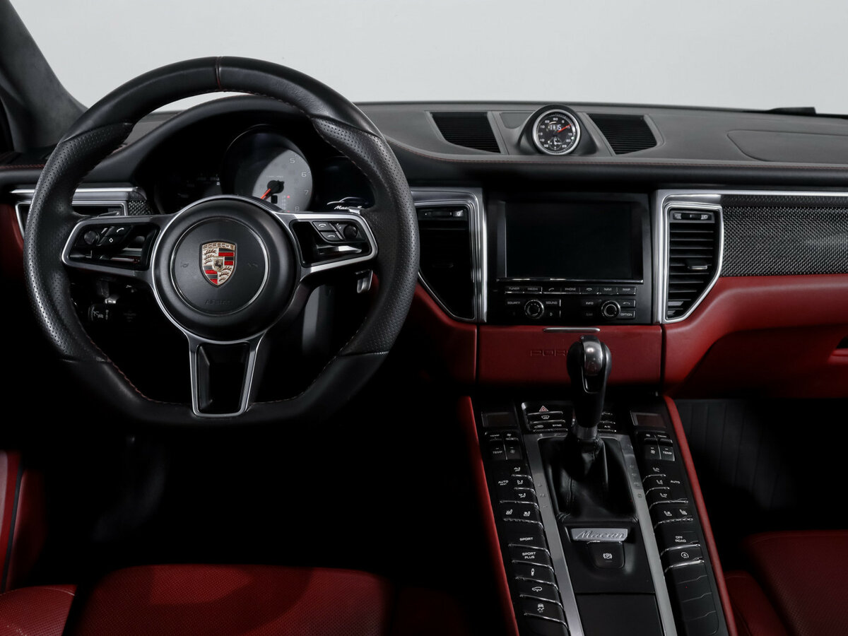 Porsche Macan с пробегом — 2014 год. Фото: #9