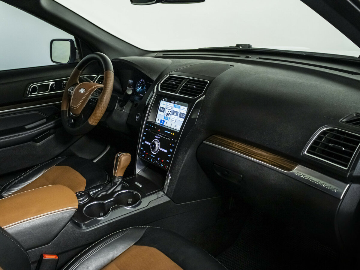 Ford Explorer с пробегом — 2018 год. Фото: #6