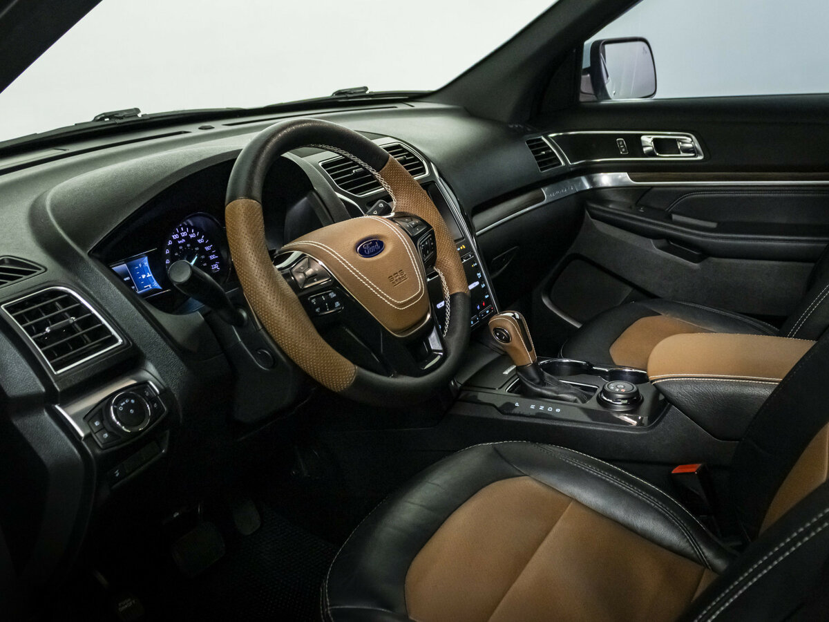 Ford Explorer с пробегом — 2018 год. Фото: #8