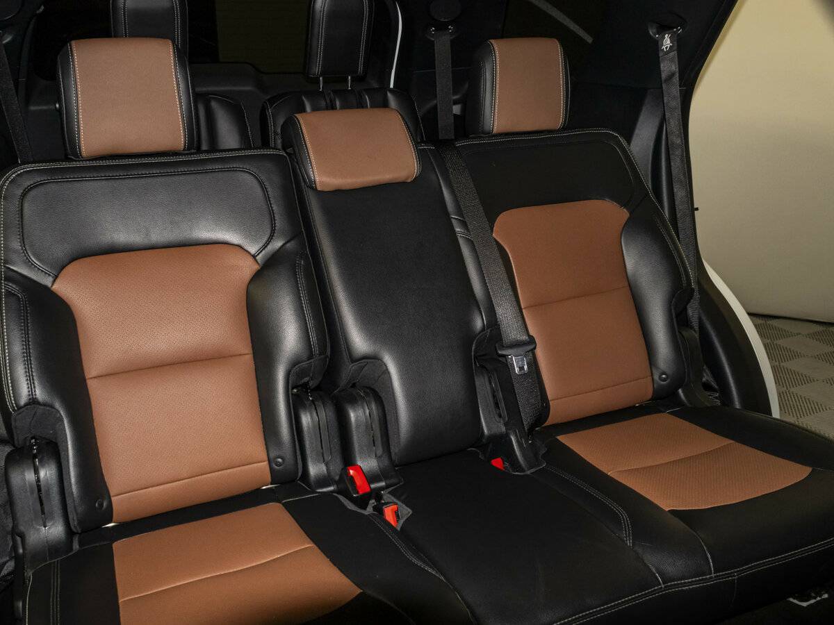 Ford Explorer с пробегом — 2018 год. Фото: #12