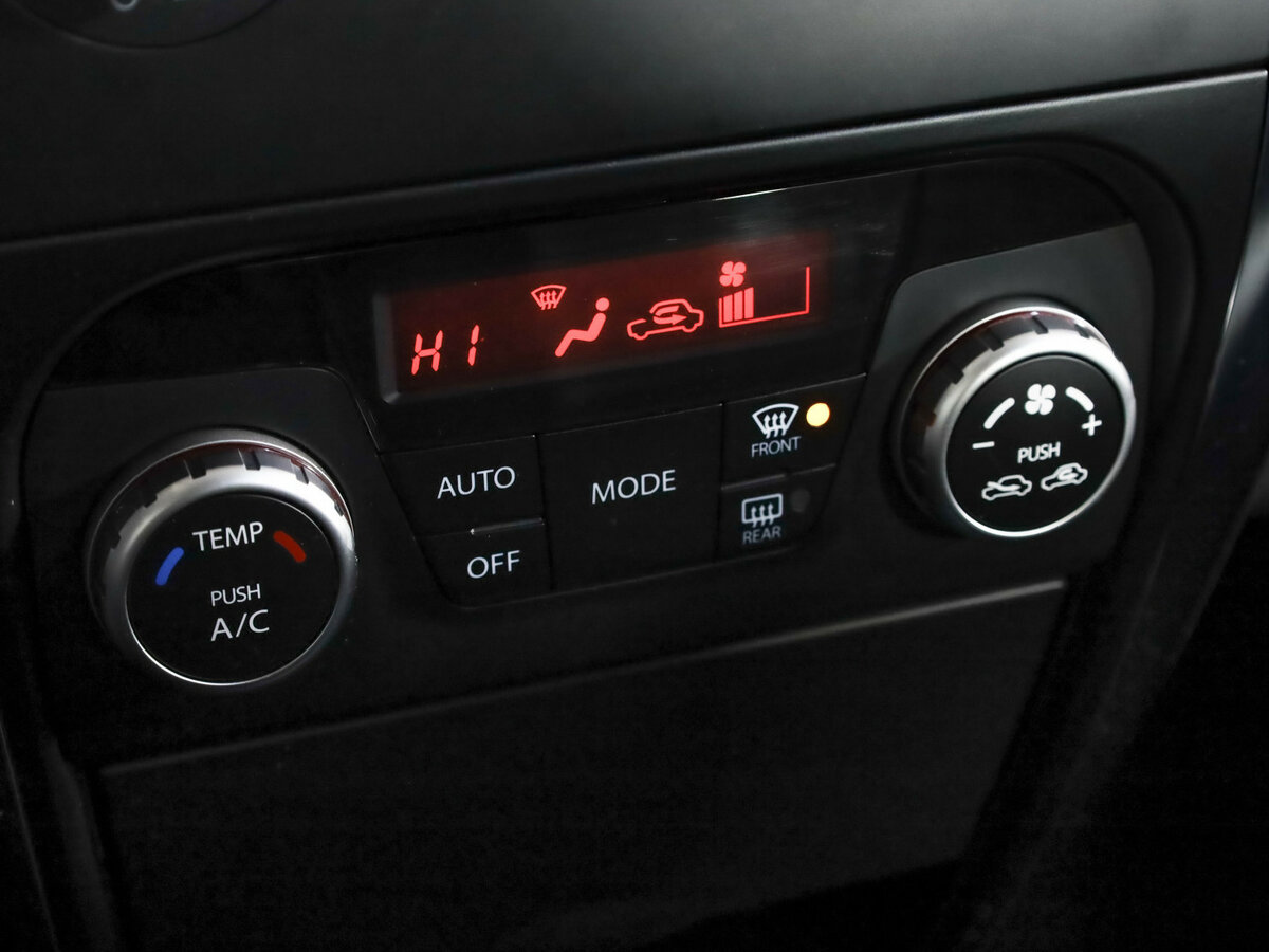 Suzuki SX4 с пробегом — 2011 год. Фото: #10