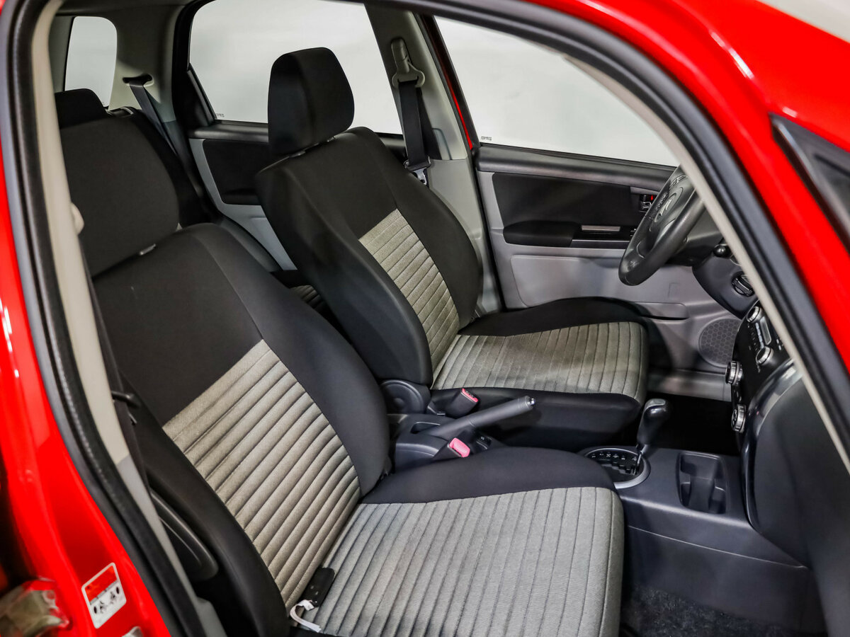 Suzuki SX4 с пробегом — 2011 год. Фото: #16