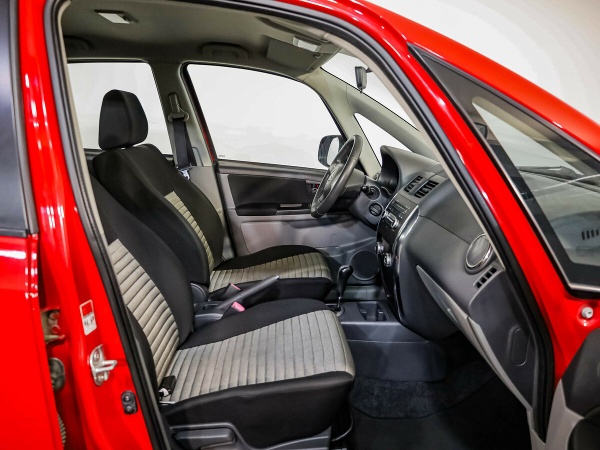 Suzuki SX4 с пробегом — 2011 год. Фото: #17