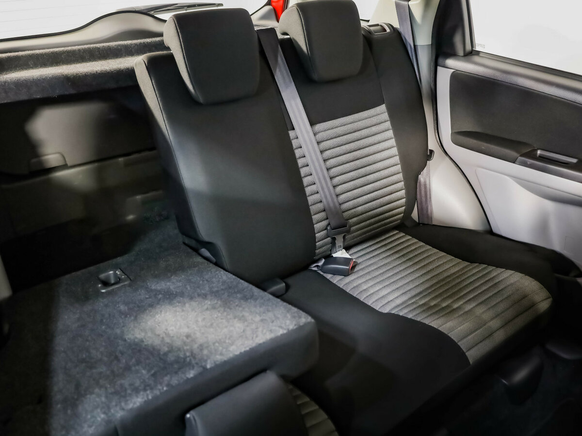 Suzuki SX4 с пробегом — 2011 год. Фото: #19