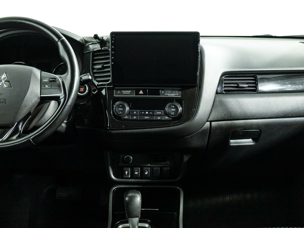 Mitsubishi Outlander с пробегом — 2018 год. Фото: #13