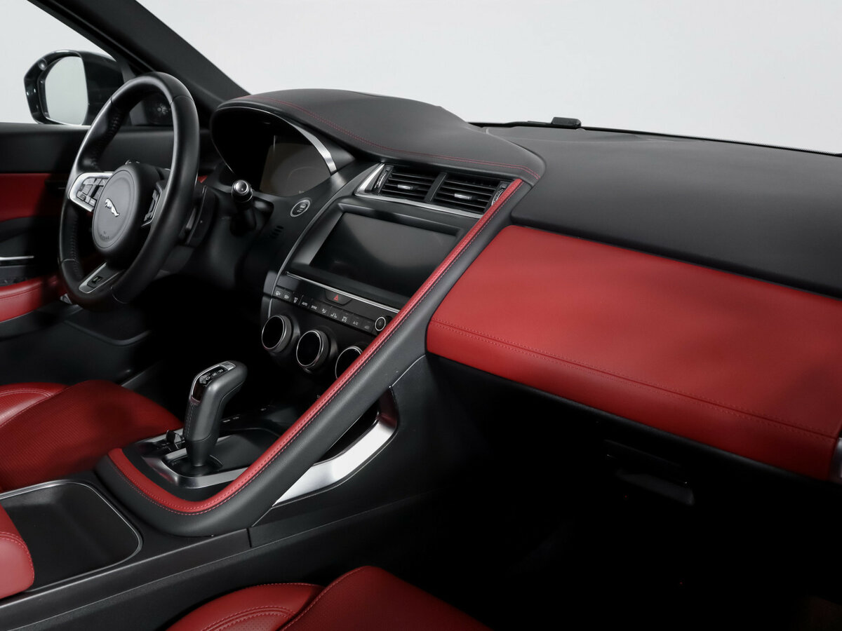 Jaguar E-Pace с пробегом — 2019 год. Фото: #8