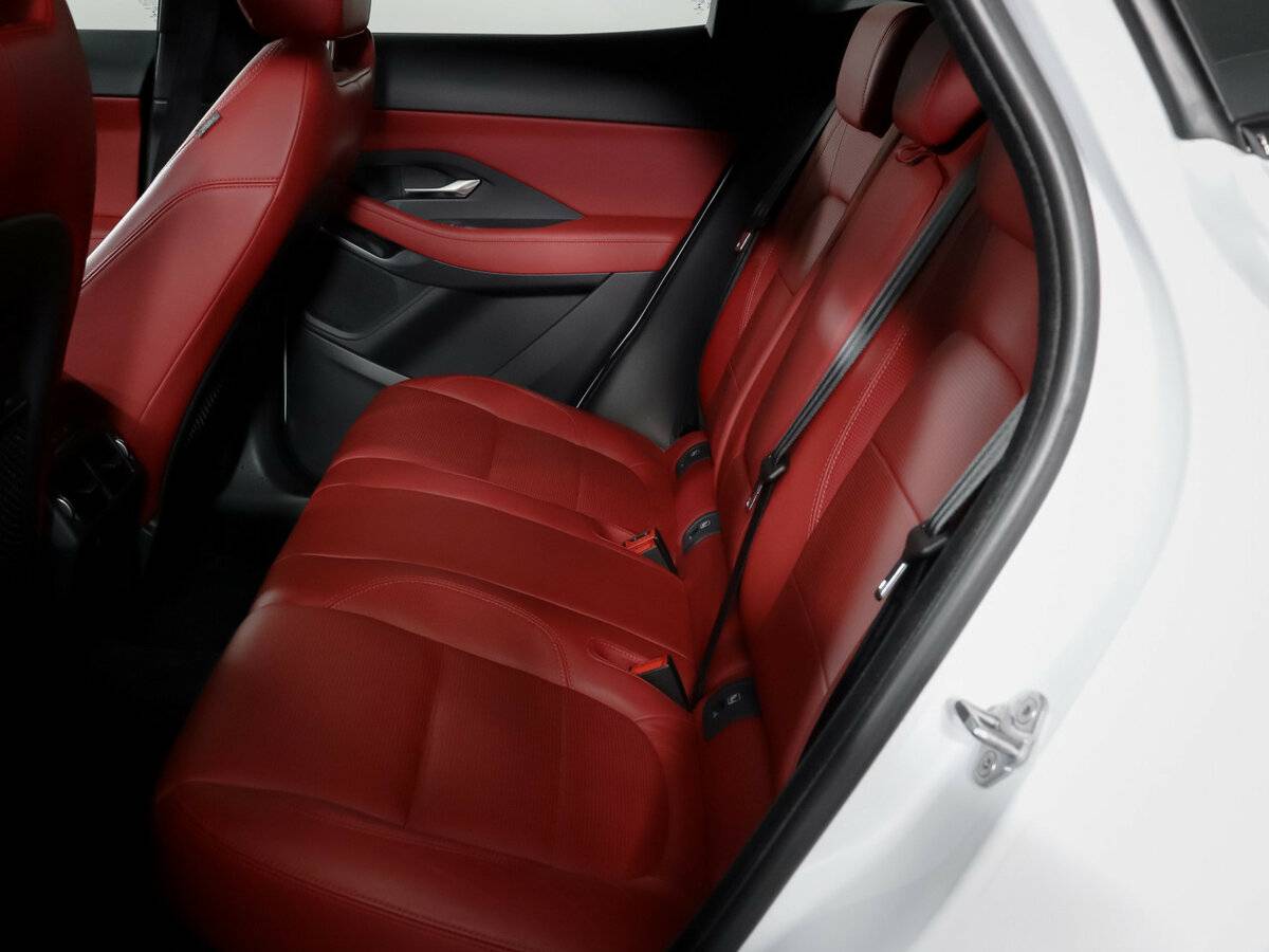 Jaguar E-Pace с пробегом — 2019 год. Фото: #9