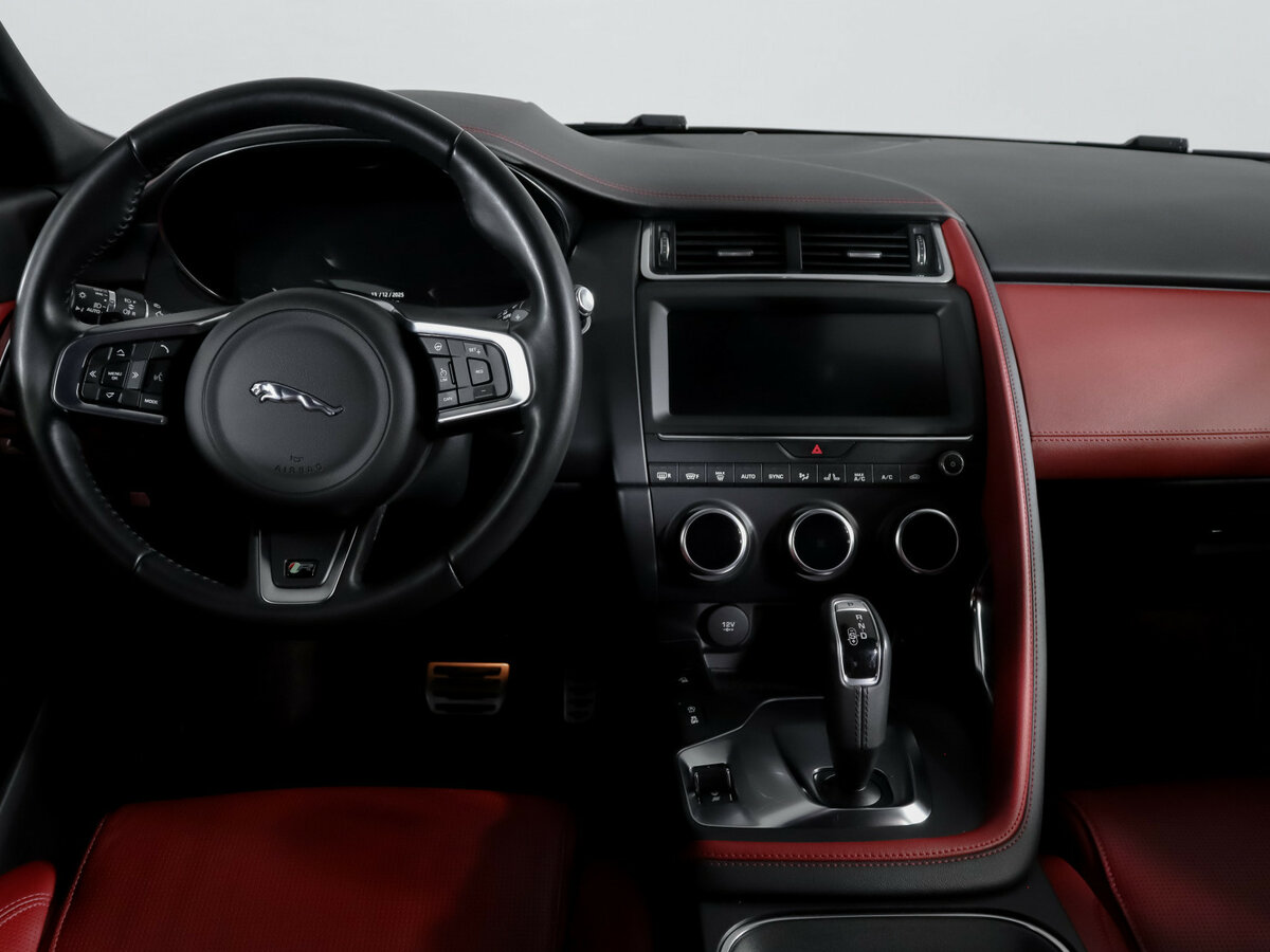 Jaguar E-Pace с пробегом — 2019 год. Фото: #11