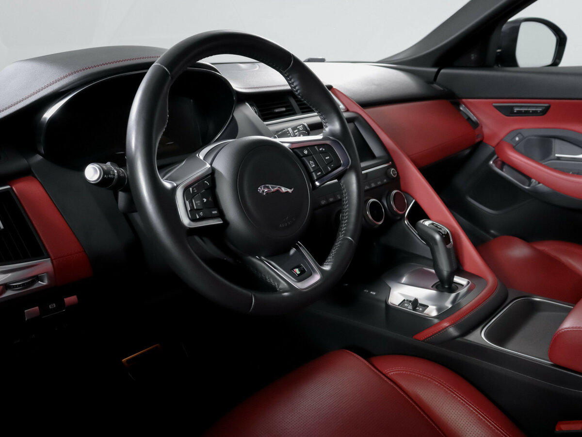 Jaguar E-Pace с пробегом — 2019 год. Фото: #13