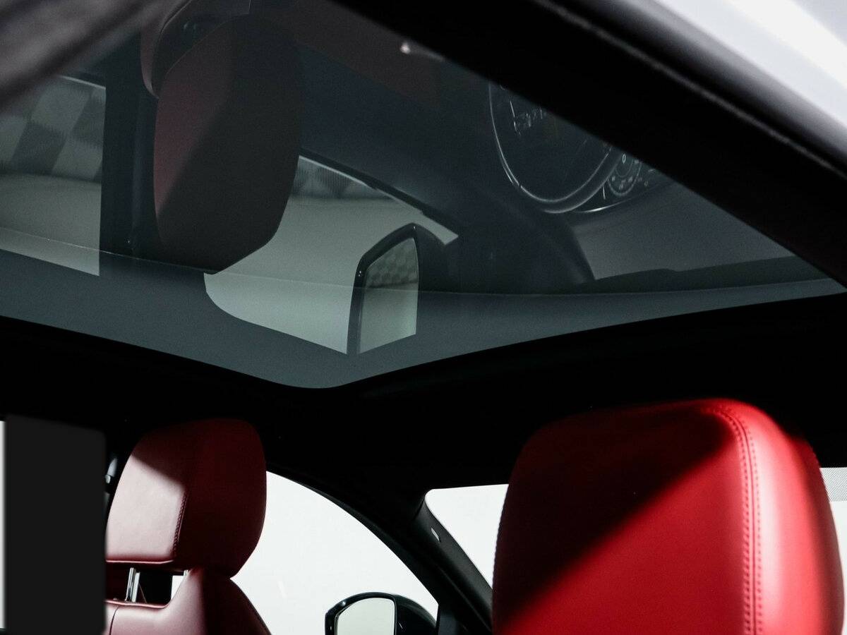 Jaguar E-Pace с пробегом — 2019 год. Фото: #17