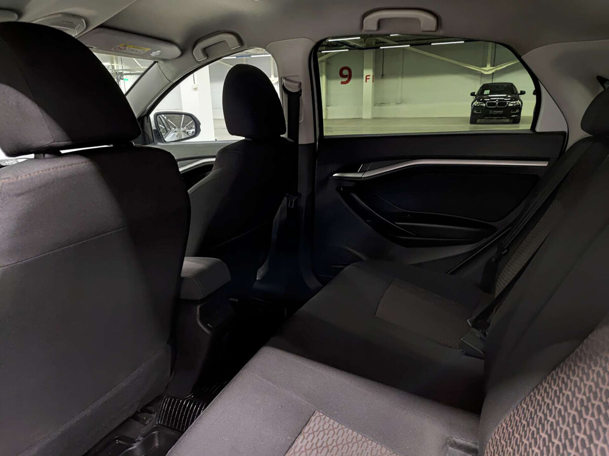 Lada (ВАЗ) Vesta с пробегом — 2020 год. Фото: #11