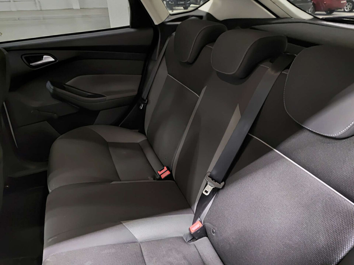 Ford Focus с пробегом — 2011 год. Фото: #11