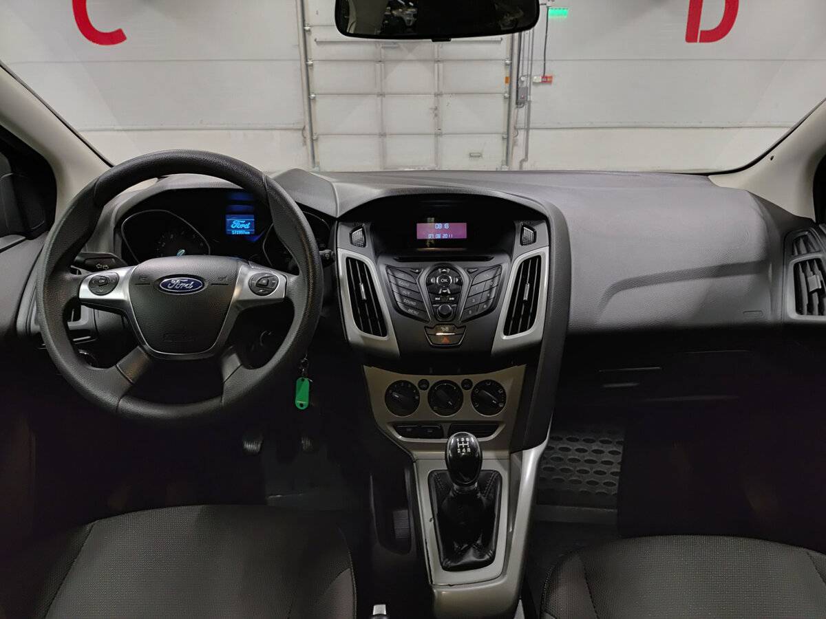 Ford Focus с пробегом — 2011 год. Фото: #13