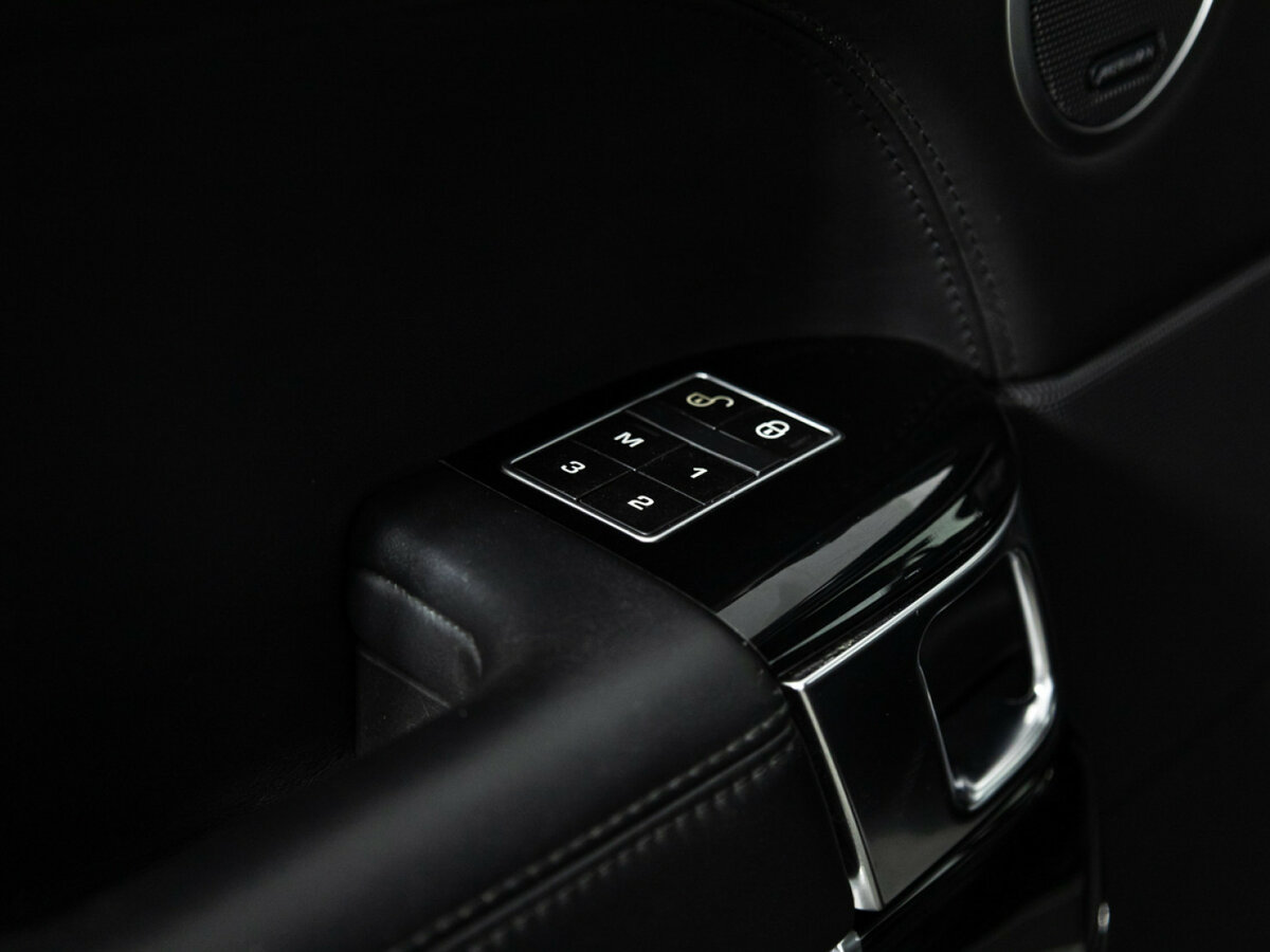 Land Rover Range Rover с пробегом — 2013 год. Фото: #16