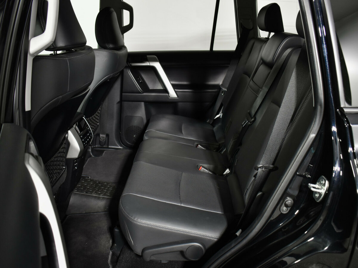 Toyota Land Cruiser Prado с пробегом — 2022 год. Фото: #8