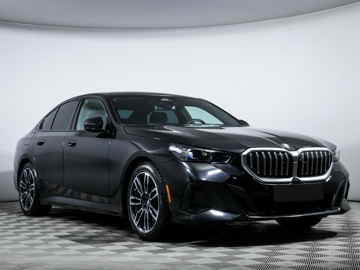 BMW 5 серии с пробегом — 2024 год. Фото: #2