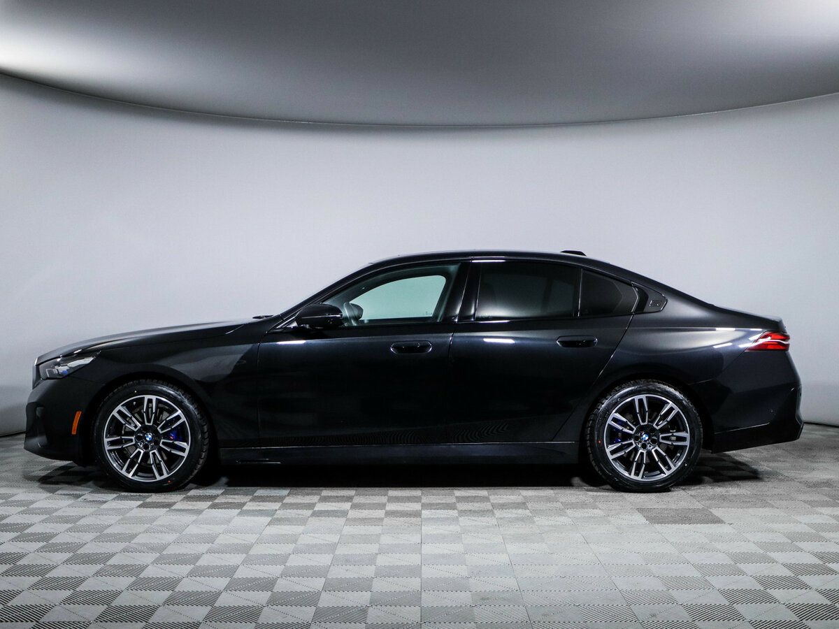 BMW 5 серии с пробегом — 2024 год. Фото: #7