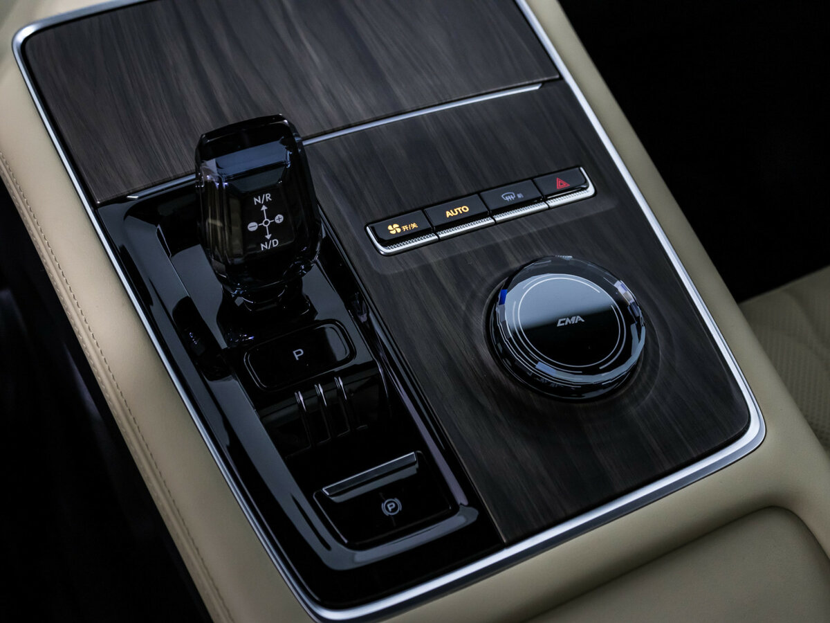 Geely Monjaro с пробегом — 2024 год. Фото: #18