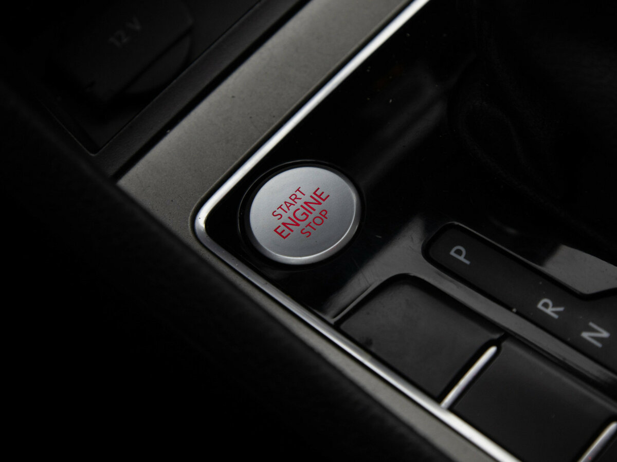 Volkswagen Passat (North America and China) с пробегом — 2020 год. Фото: #10