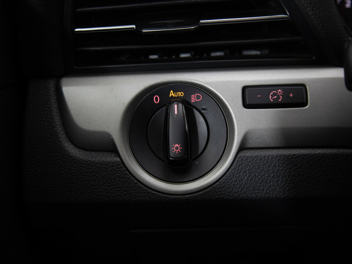 Volkswagen Passat (North America and China) с пробегом — 2020 год. Фото: #13