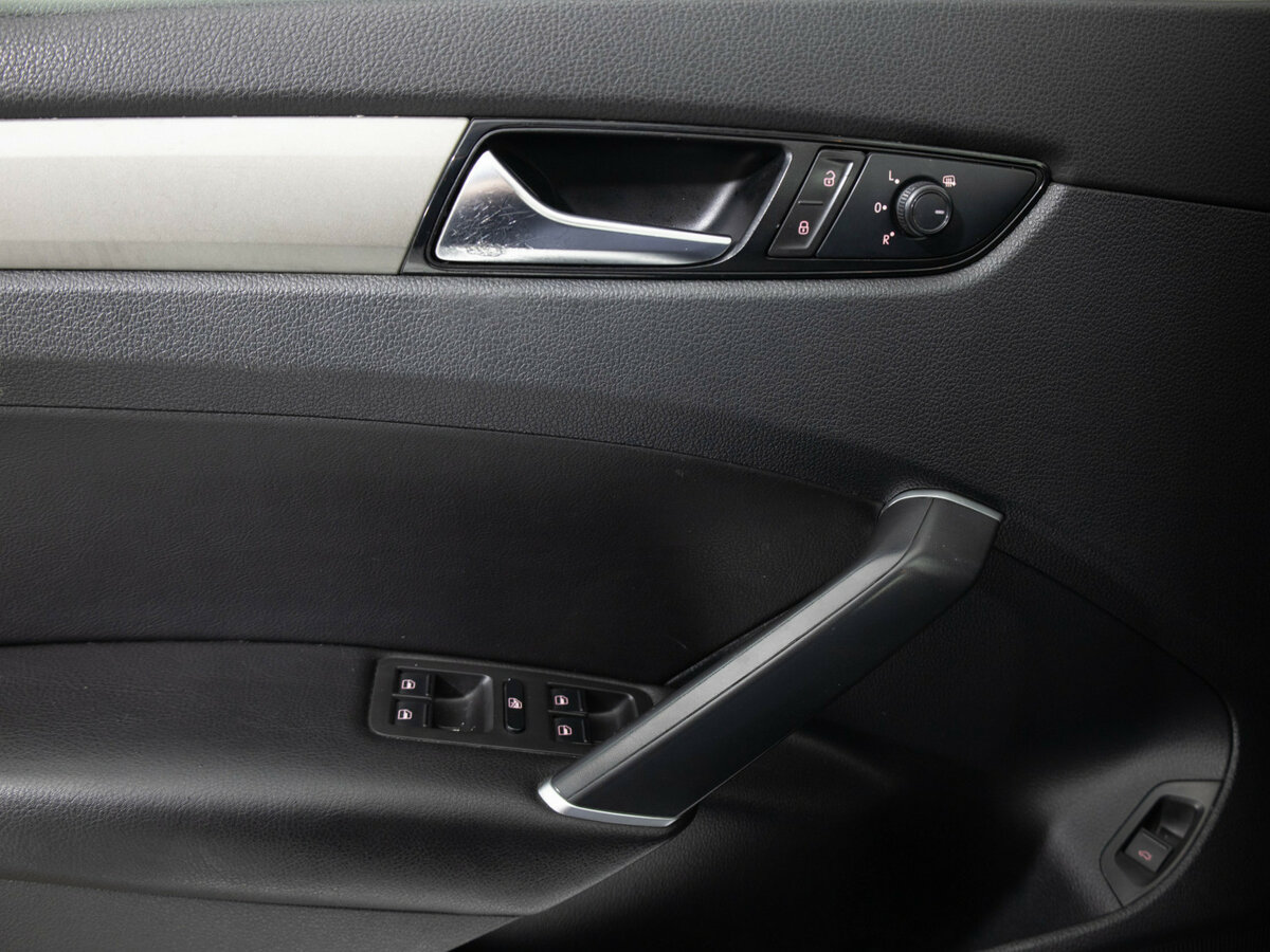 Volkswagen Passat (North America and China) с пробегом — 2020 год. Фото: #14