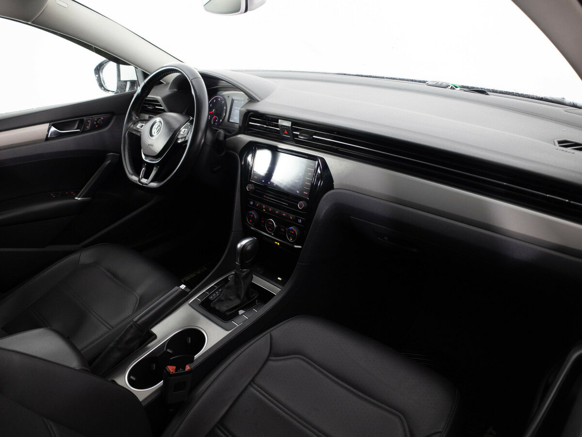 Volkswagen Passat (North America and China) с пробегом — 2020 год. Фото: #15