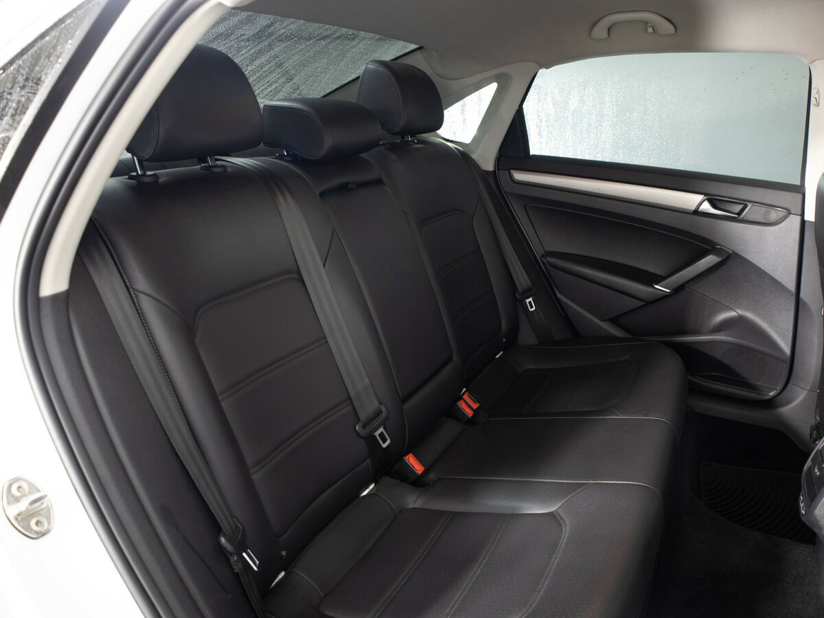 Volkswagen Passat (North America and China) с пробегом — 2020 год. Фото: #17