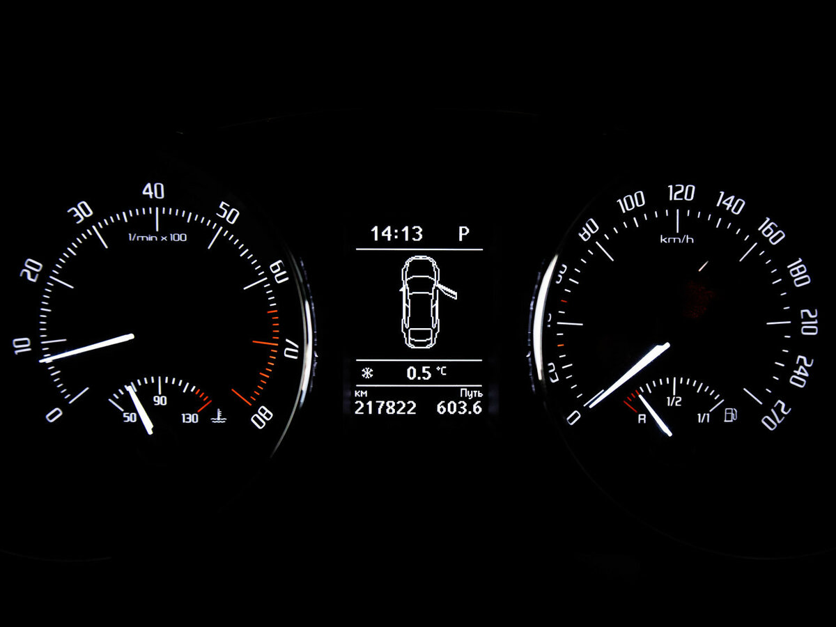 Skoda Superb с пробегом — 2014 год. Фото: #14