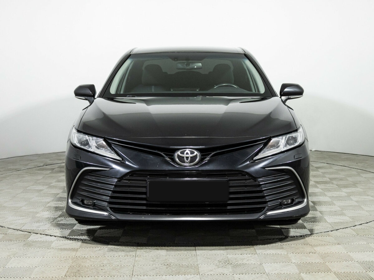 Toyota Camry с пробегом — 2021 год. Фото: #1